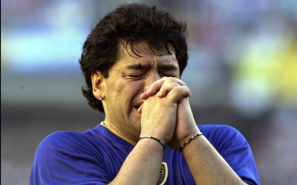 比分分析传奇谢幕，球迷泪洒赛场