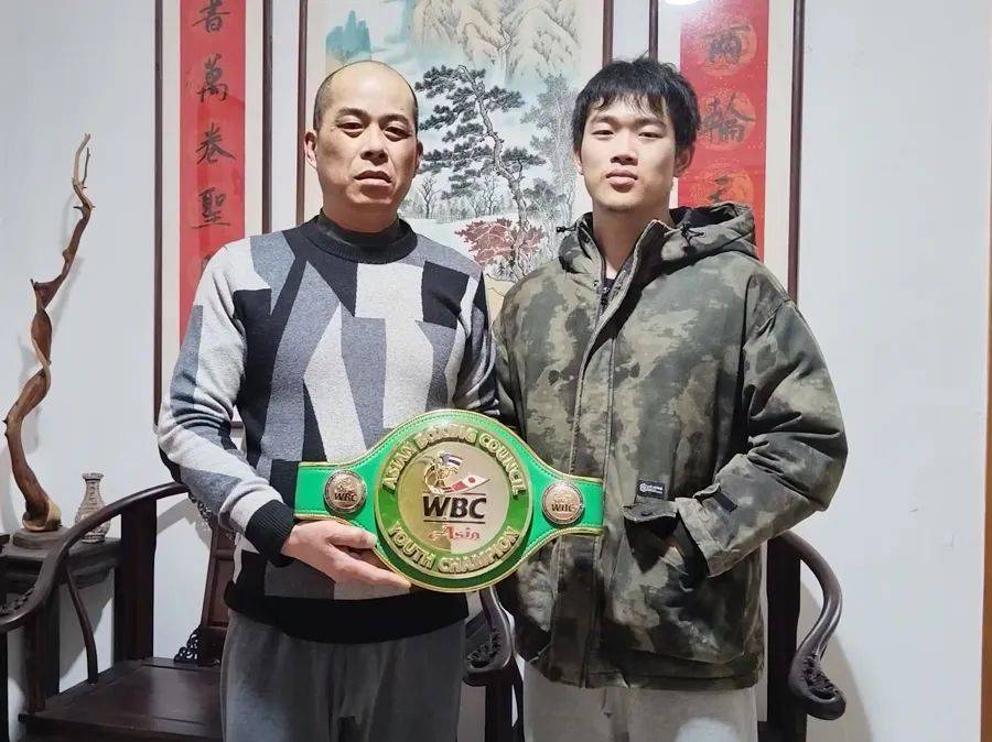 拳击再创历史，冠军实至名归的简单介绍