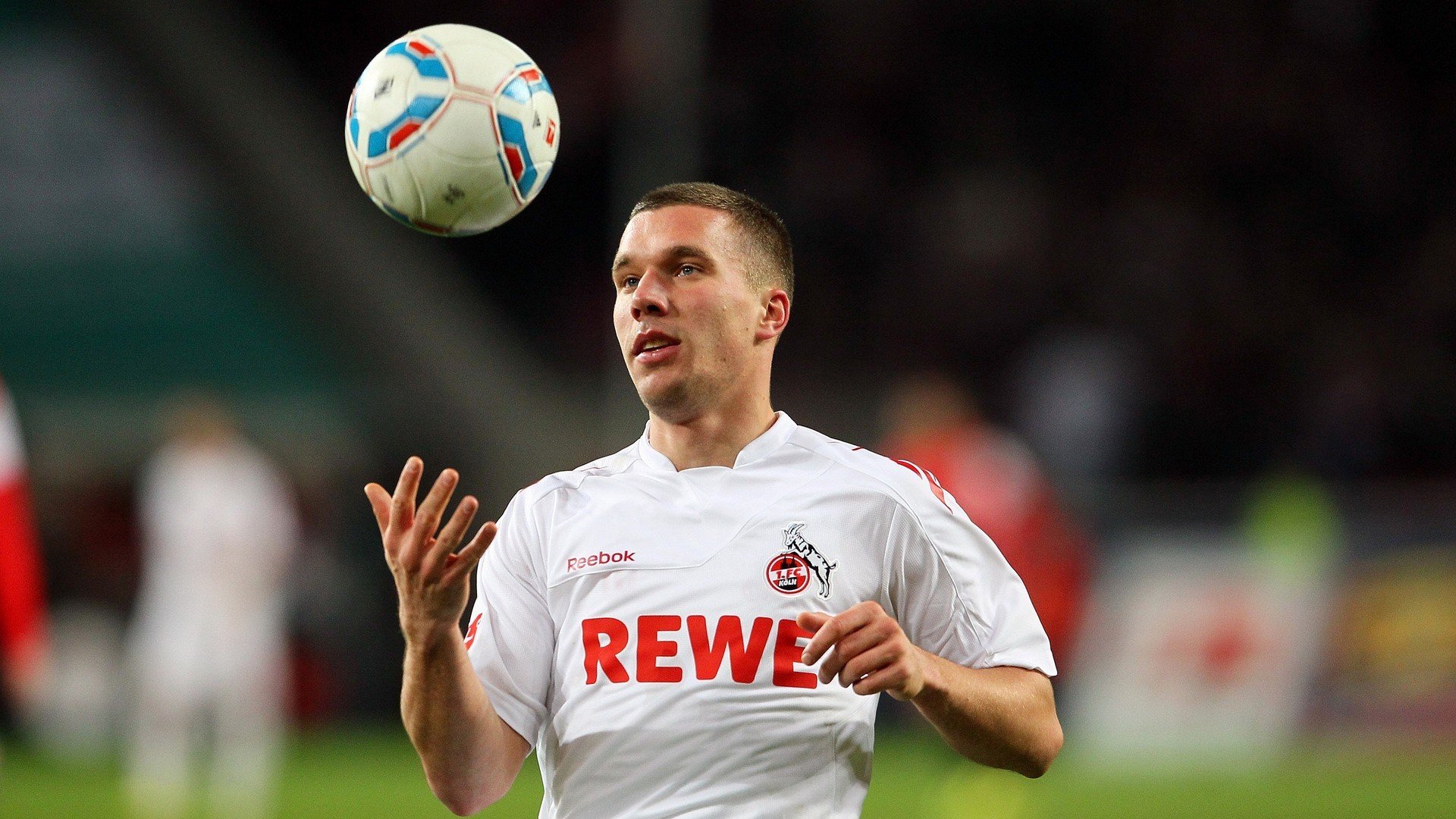 蓝色眼泪与红色火焰，一场跨越战火的生死球赛