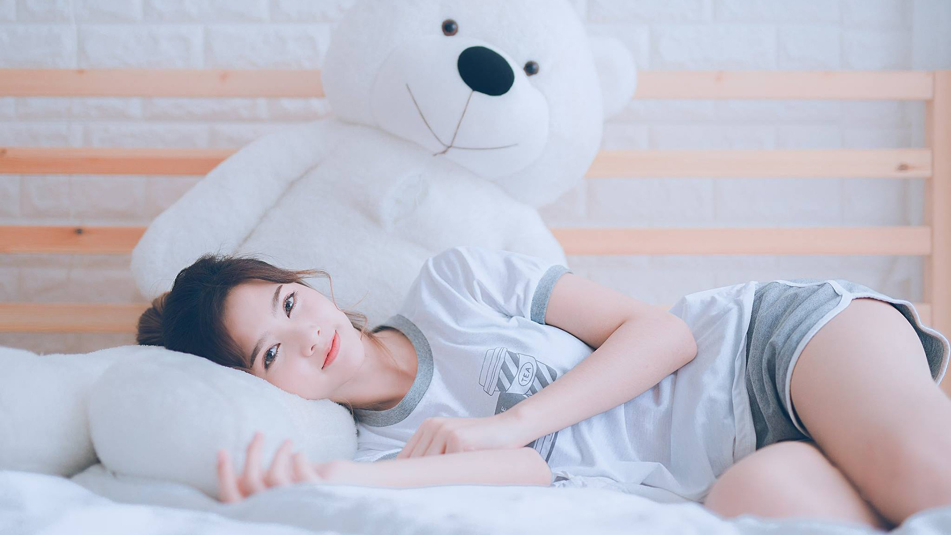 铜墙铁壁，布克锁死对手，凯尔特人隔空致敬