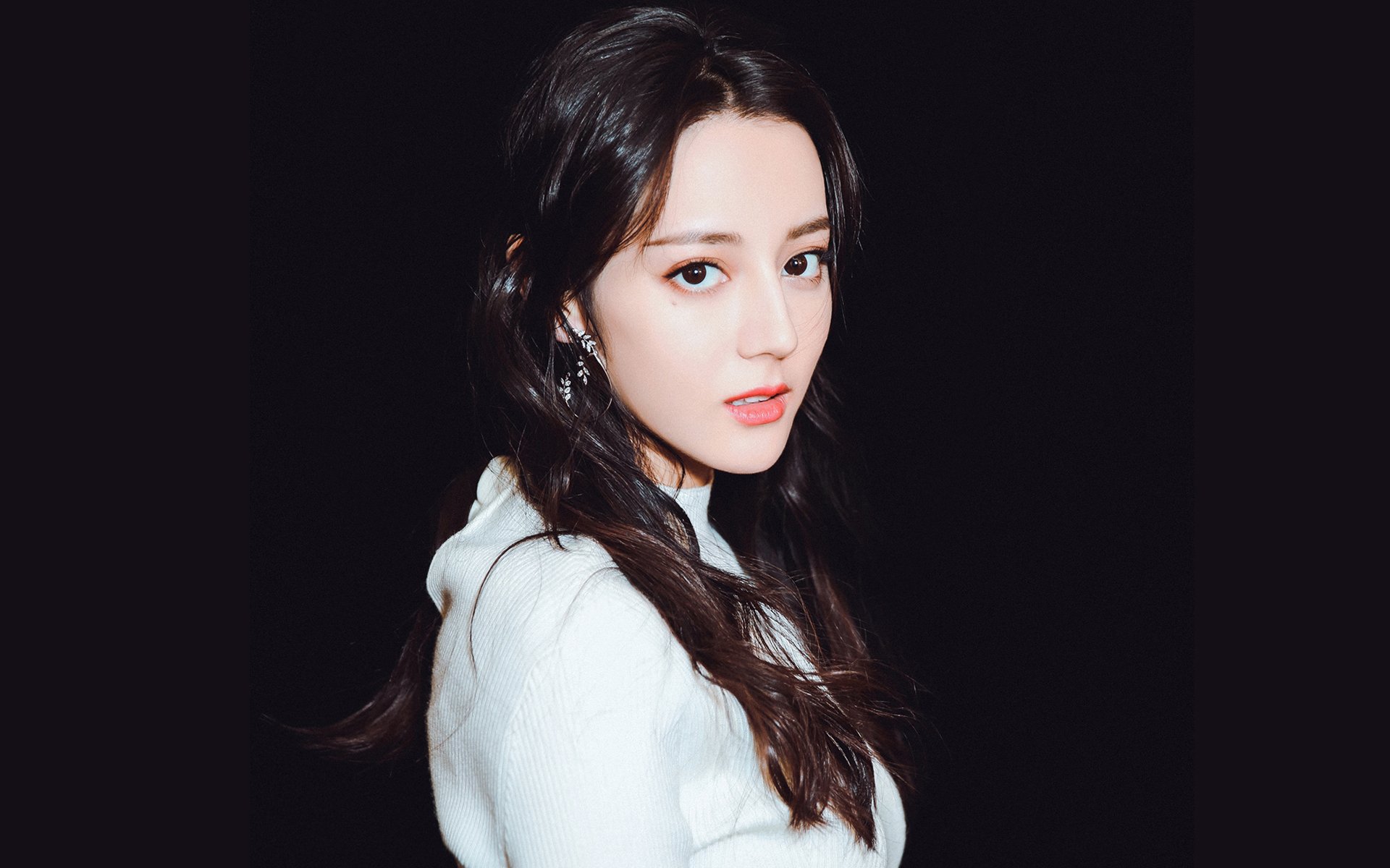 两种路径的爆发，当德里赫特决定比赛，英格兰则选择连续碾压