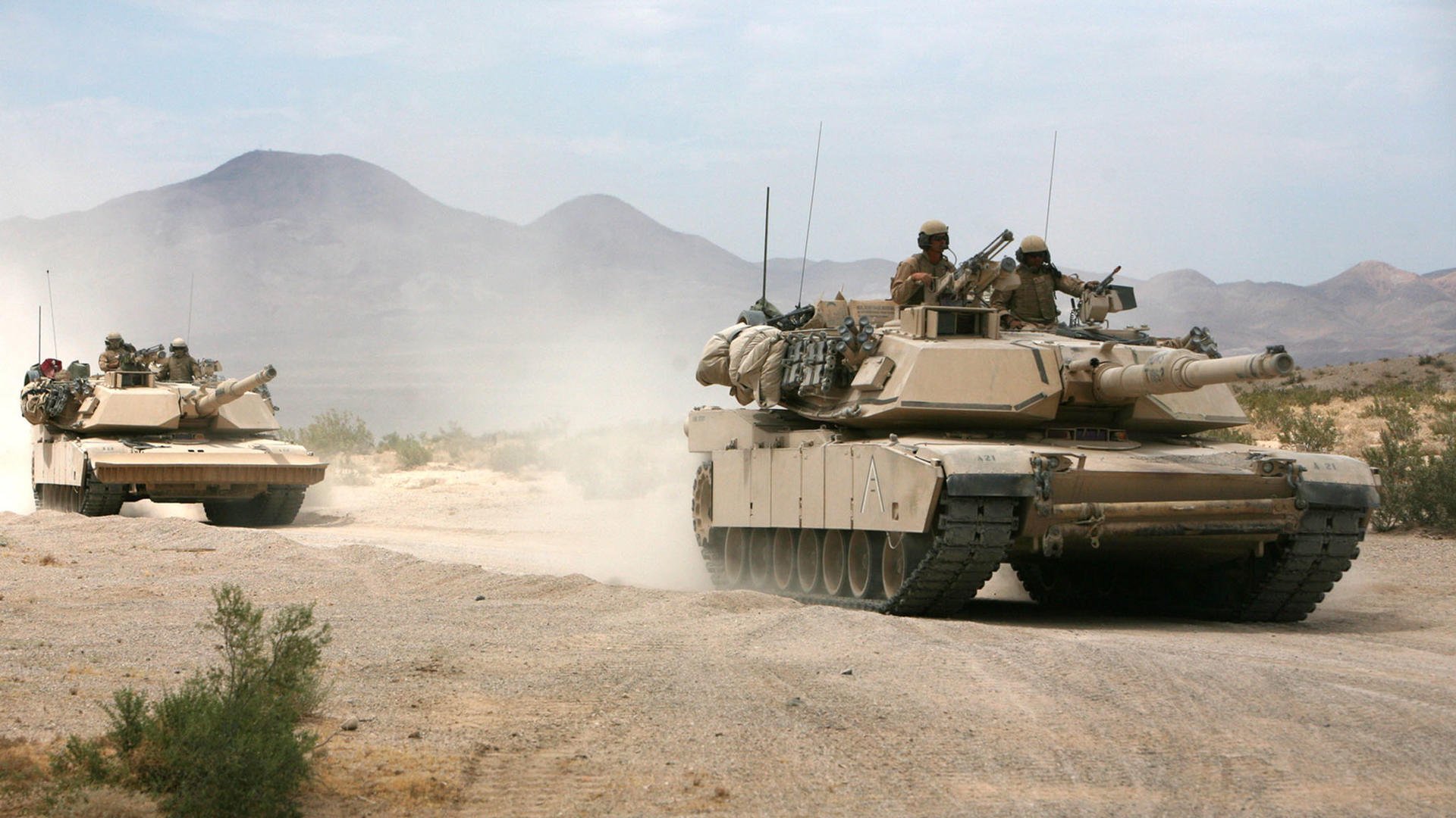 舞台中央与战术暗面,足球的两张面孔